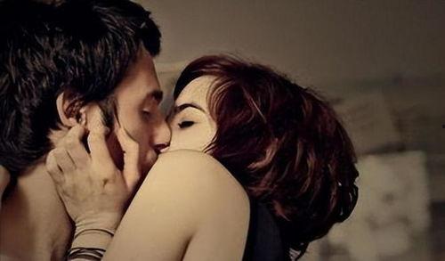 男人亲热女人视频,揭秘男人亲热女人视频背后的故事