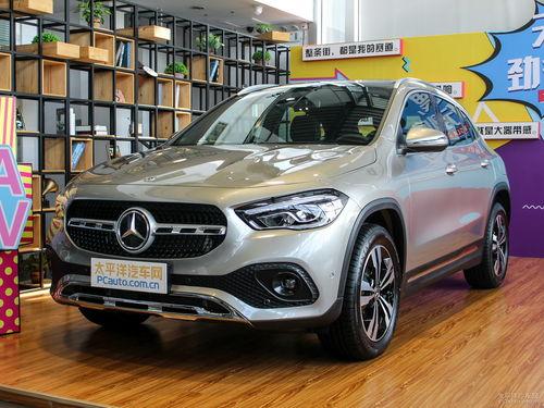 奔驰gla200视频,动感驾驭，尽享豪华出行体验