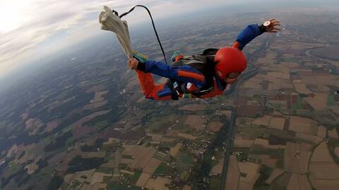 国外跳伞视频,揭秘国外跳伞惊险瞬间